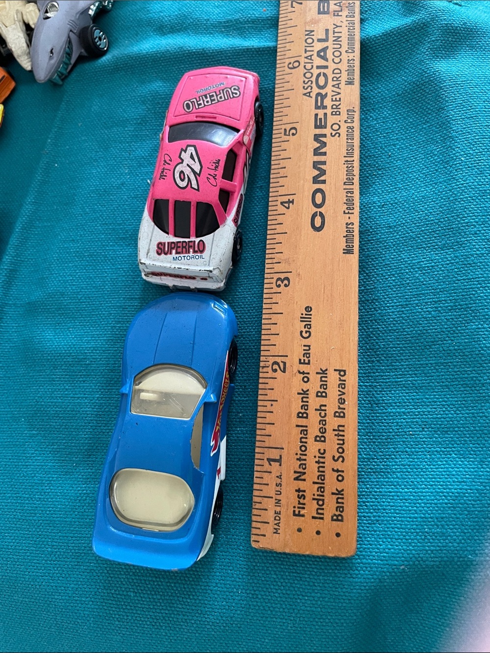Pink and Blue Die-Cast Racing Cars Toy Set - Superflo Pink & Blue